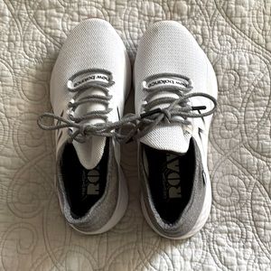 New Balance Fresh Foam Roav running shoes.  Size 7.
